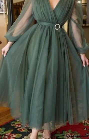 مدل لباس مجلسی بلند با تور و گیپور