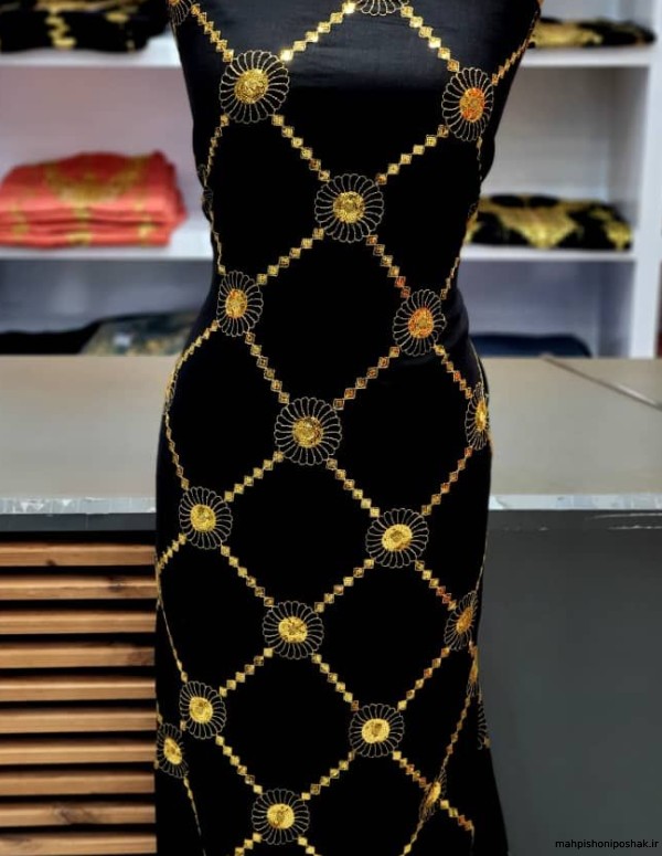 مدل لباس مجلسی با پارچه ی پولکی