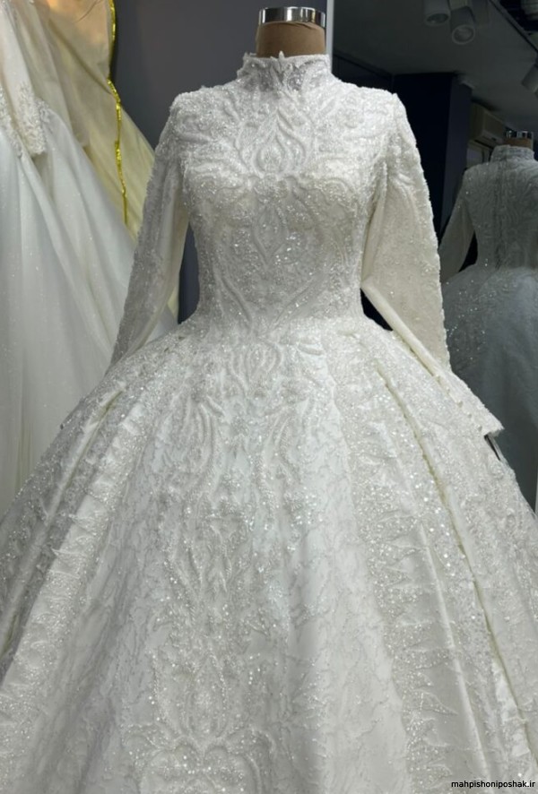 مدل لباس عروس یقه حلزونی