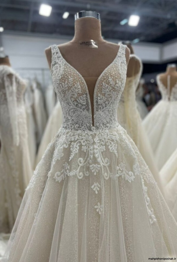 مدل لباس عروس یقه دار جدید